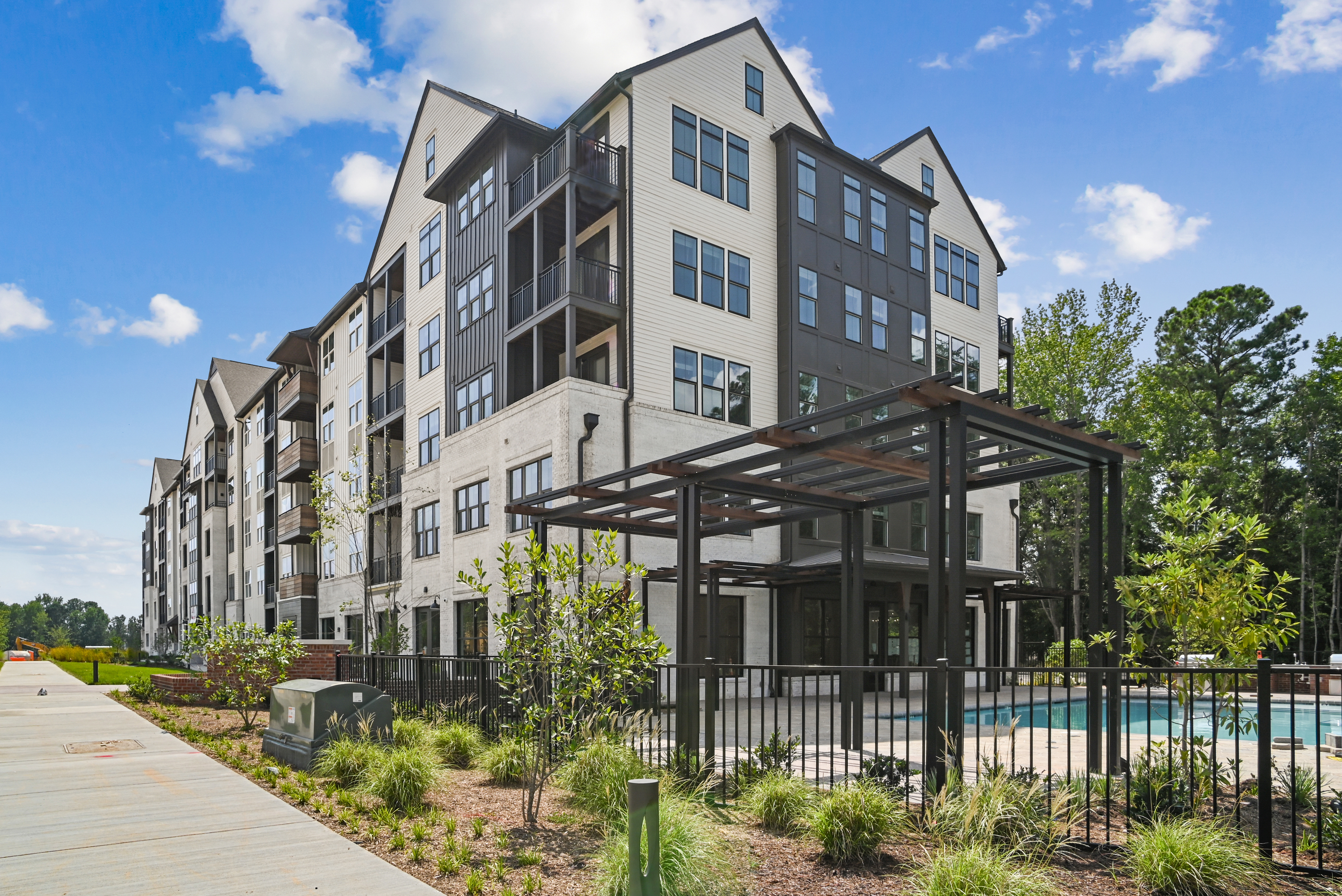 Crescent Communities Announces Sale of Multifamily Community 