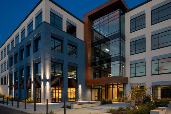 2021 IIDA Carolinas Designworks Awards Honorable Mention: Escent Research Park 2021 IIDA Carolinas Designworks Awards Honorable Mention: Escent Research Park