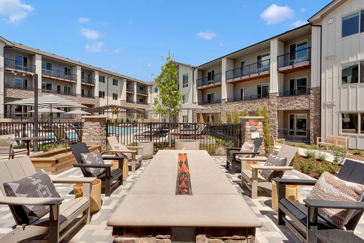 Crescent Communities Announces Sale of Denver Multifamily Community to Equity Residential 